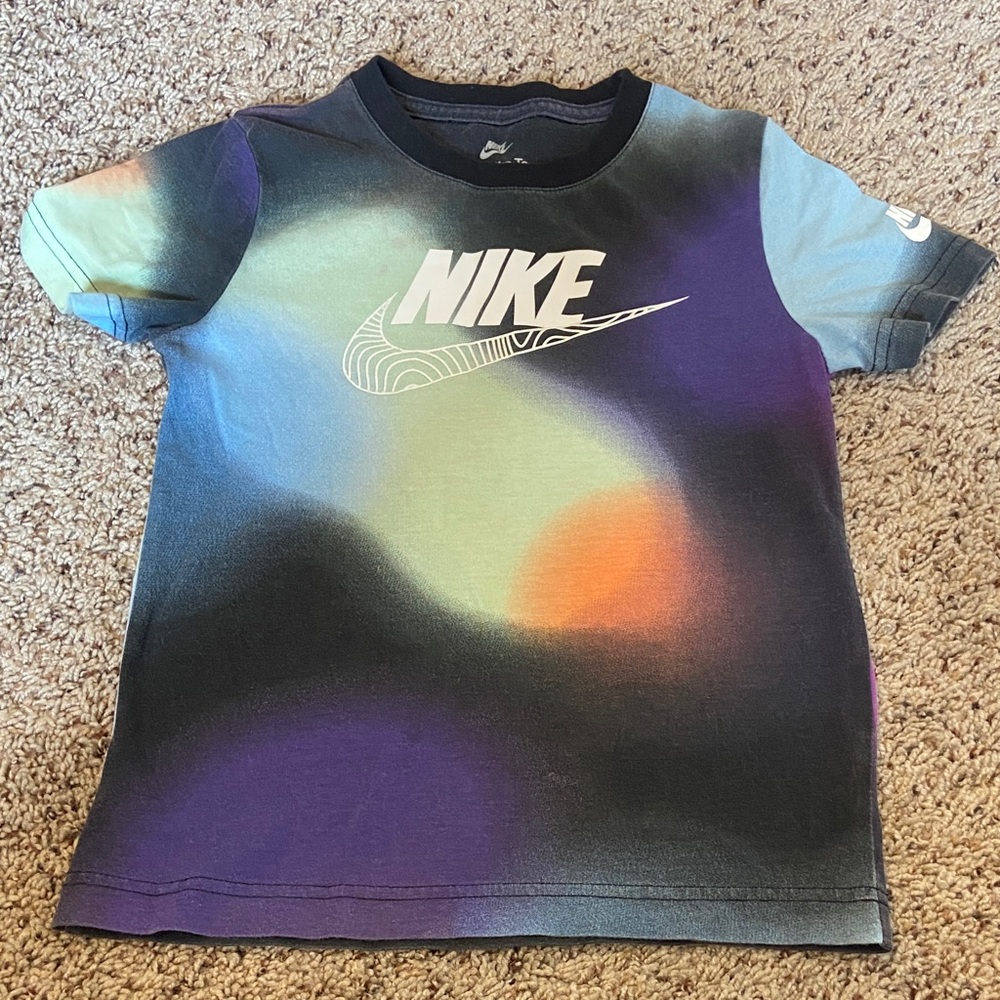 Boys Nike Shirt - Size 7